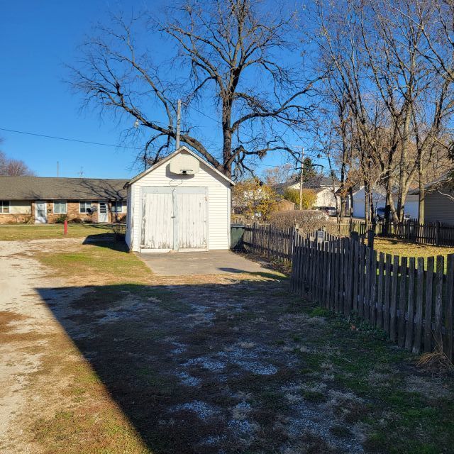 Building Photo - 211 E Main St