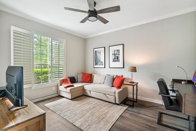 Building Photo - 6 Stickley Ct