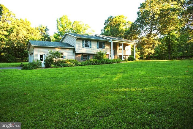 Building Photo - 43017 Fairgrounds Rd