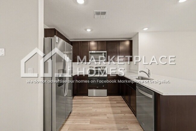 Building Photo - 8619 SW 44th Terrace