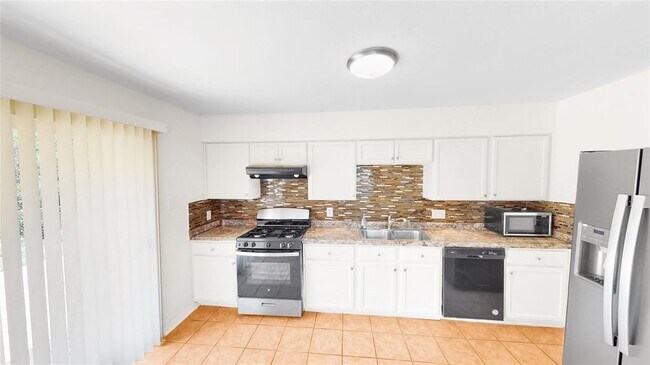 Building Photo - 5906 Wagon Bend