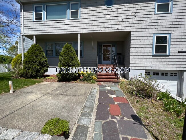 Building Photo - 11 Allen St