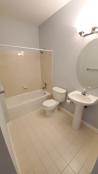 Building Photo - 8011 Allyns Landing Way