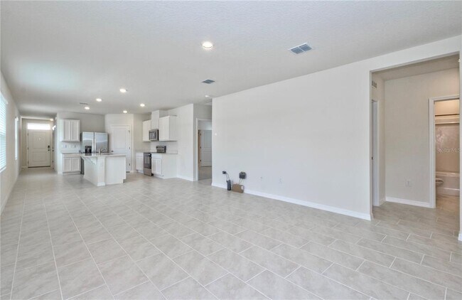 Building Photo - 3302 Pine Lily Ave