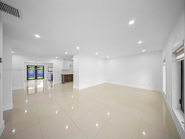 Building Photo - 7434 SW 127th Ct