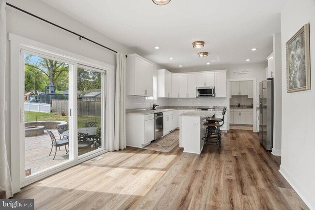 Building Photo - 722 Whitneys Landing Dr