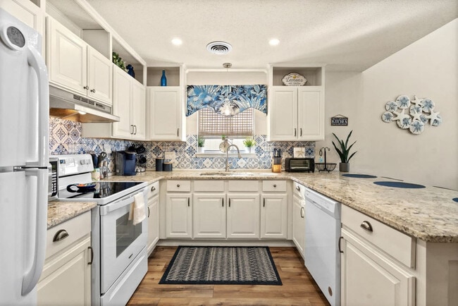 Building Photo - 1908 Hwy 17 S