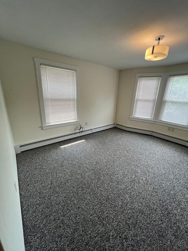 Building Photo - 1552 Delaware Ave