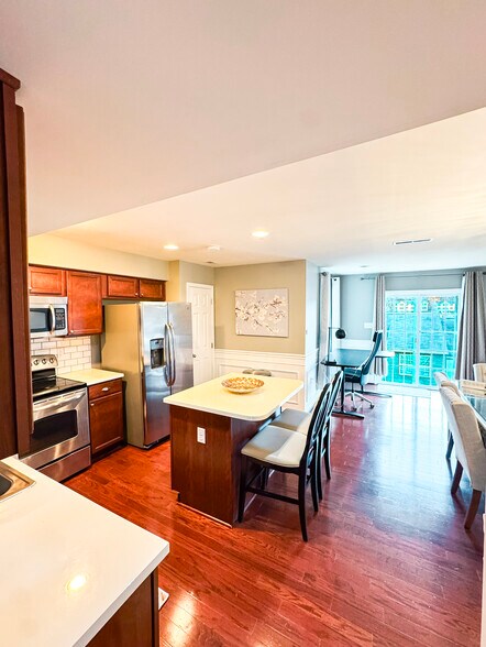 Building Photo - 209 Raven Run