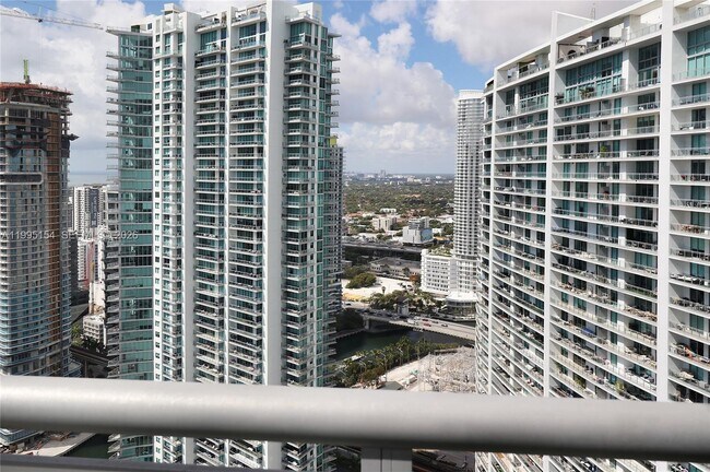 Building Photo - 350 S Miami Ave