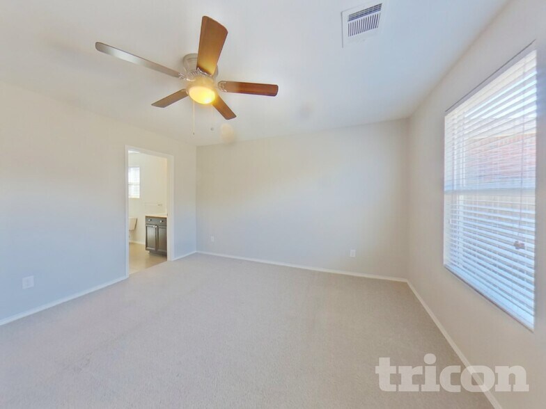 Building Photo - 9921 Amosite Dr