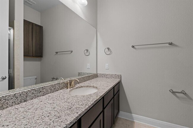 Building Photo - 4660 Katherine Dr