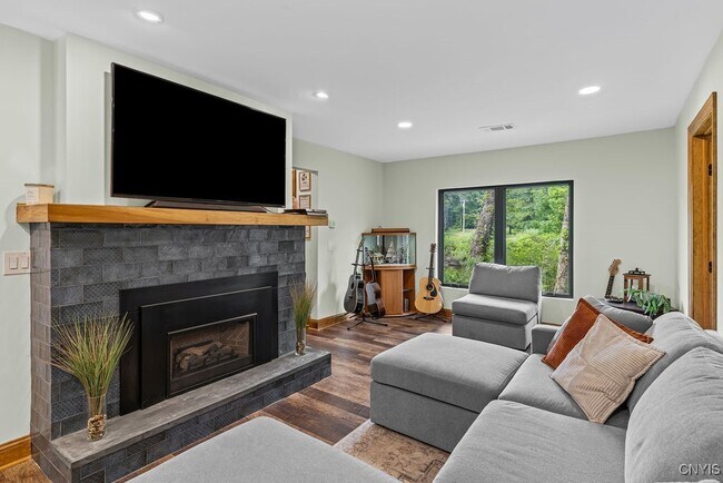 Building Photo - 7643 Mill Rd