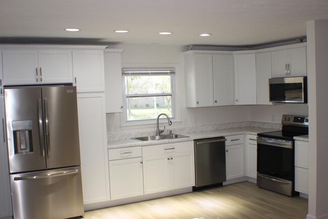 Building Photo - 3193 Carriage Ln