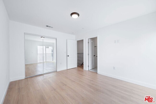 Building Photo - 7306 Independence Ave