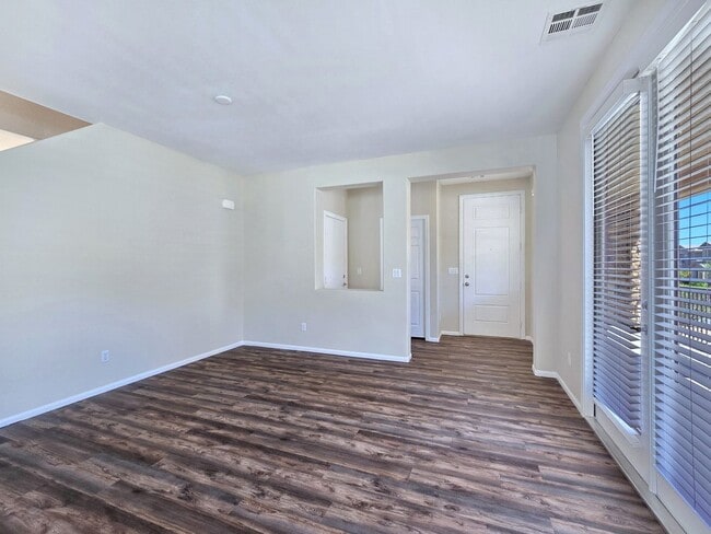 Building Photo - 5389 Hollymead Dr