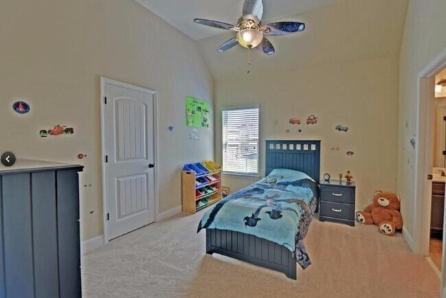 Building Photo - 2398 Beauchamp Ct