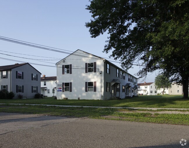 Building Photo - 9047 Maple Grove Rd