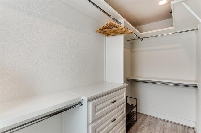 Building Photo - 3812 Birchman Ave