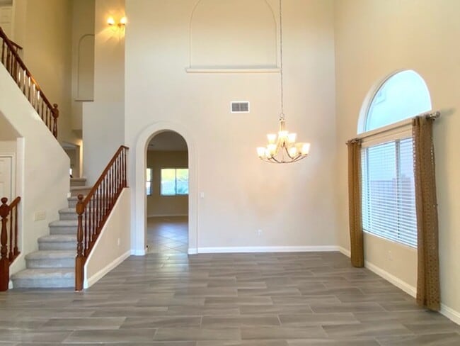 Building Photo - Available on July 31, 2025 For Viewing. Su...