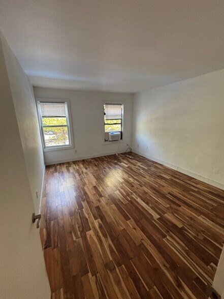 Building Photo - 774 State St