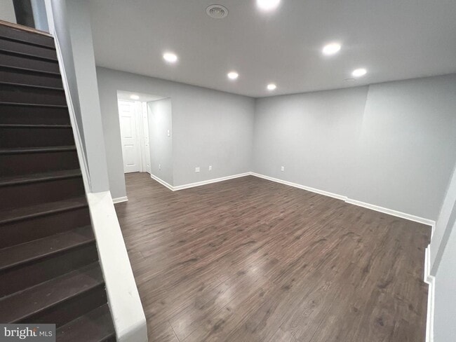 Building Photo - Beautiful 2bd 1.5bth townhome in Elvaton T...