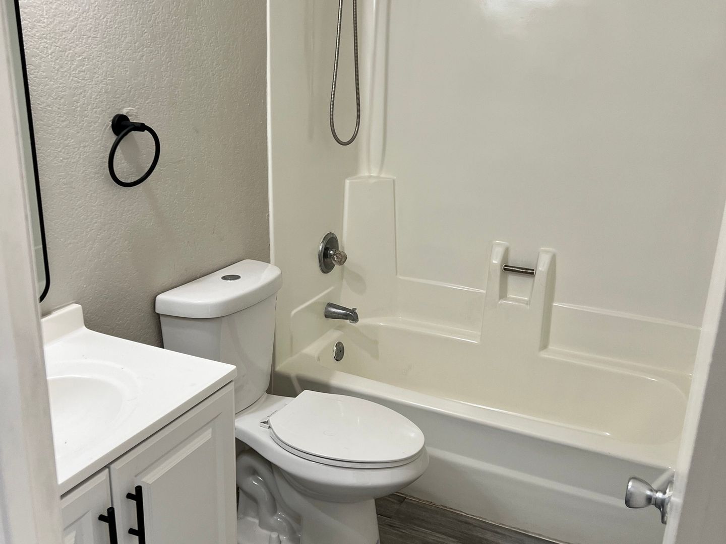 Building Photo - 2814 E Kathleen Rd