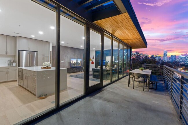 Building Photo - 1600 S 1st St