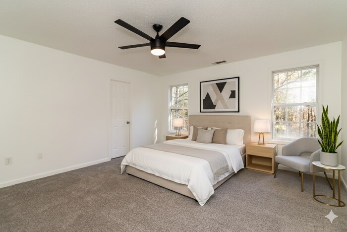 Building Photo - 389 Tapley Rd