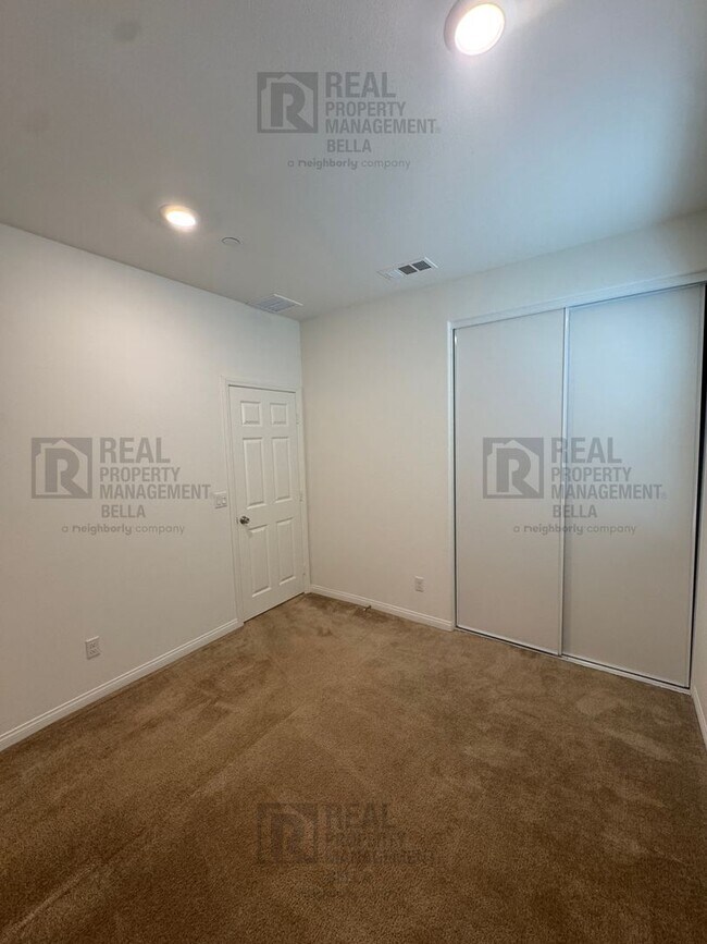 Building Photo - A Home Designed for the Way You Live – Minutes from Talavera Park