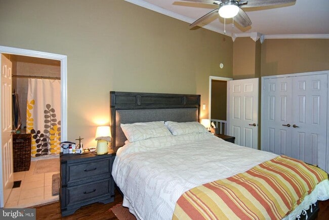 Building Photo - 5433 Grove Ridge Way