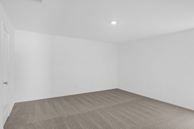Building Photo - 1025 MacNab Dr