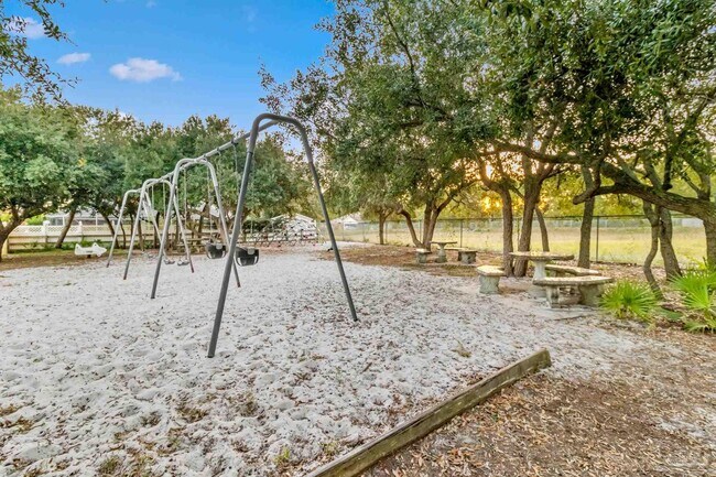 Building Photo - 1675 Winding Shore Dr