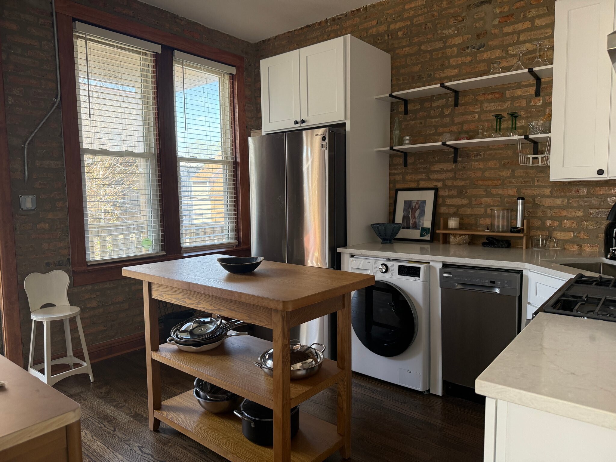 Building Photo - 2842 W Augusta Blvd