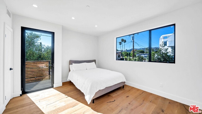 Building Photo - 1123 N Formosa Ave