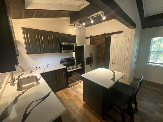 Building Photo - 18302 Redbud Ln