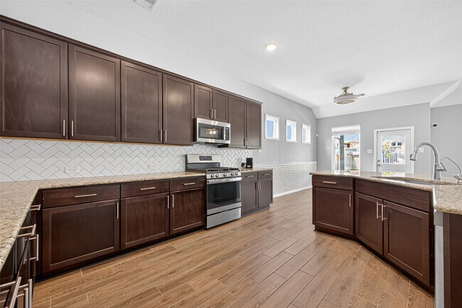 Building Photo - 1312 Mainland Shrs Ln