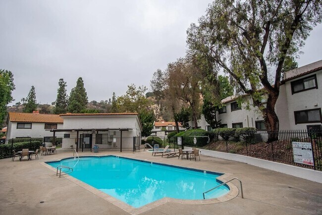 Building Photo - 5046 Collwood Way