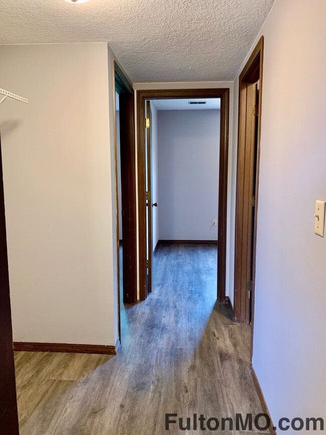 Building Photo - 539 Collier Ln