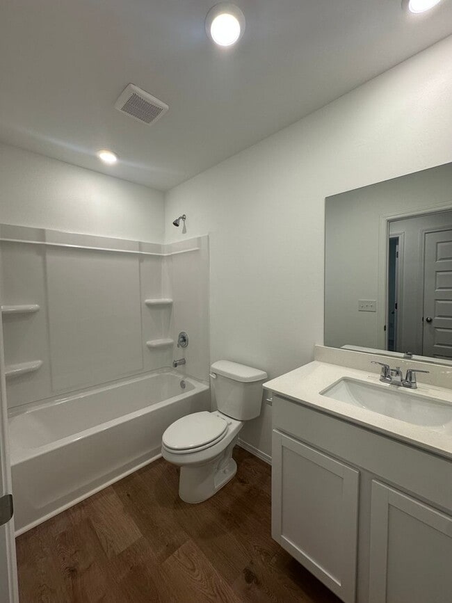 Building Photo - *Newly Built* 3 Bed 2 Bath 2 Car Garage