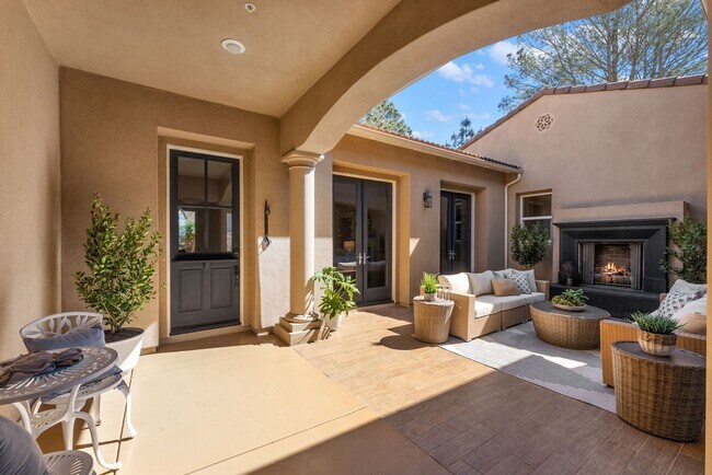 Building Photo - Single-Level 4BD Coastal Home in Prime Encinitas Location