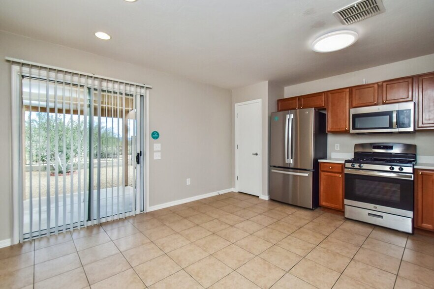 Building Photo - 1084 W Calle Del Libro Dorado