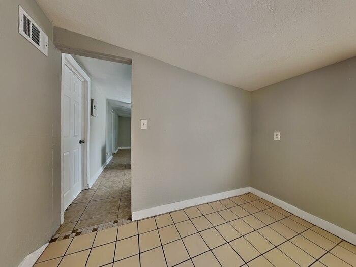 Building Photo - 5701 E 30th Ave