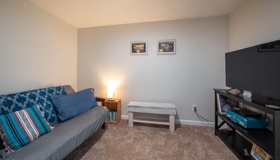 Building Photo - 604 S 8th St