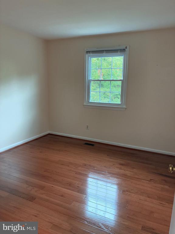 Building Photo - 7209 Lake Cove Dr