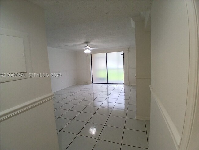 Building Photo - 8600 SW 133rd Ave