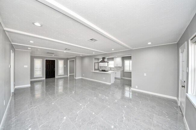 Building Photo - 9222 Sharpview Dr