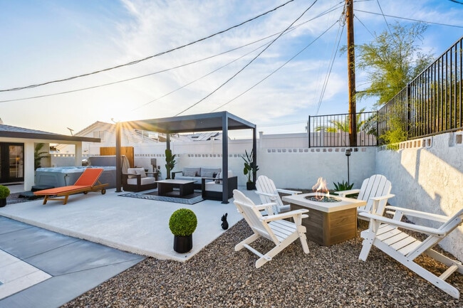 Building Photo - 131 Mescal Loop