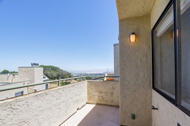 Building Photo - 432 Portofino Dr