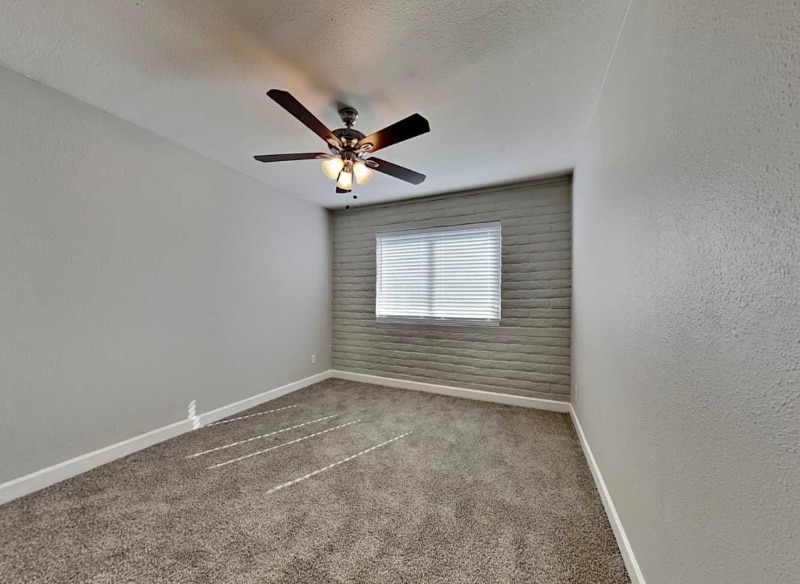 Building Photo - 1024 E Alameda Dr